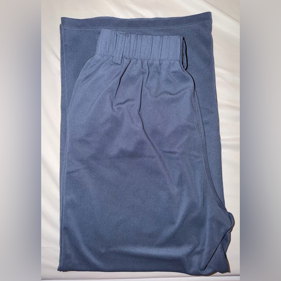 HALARA Pleated High-Waist Wide Leg Trousers in Slate - Picture 7 of 7